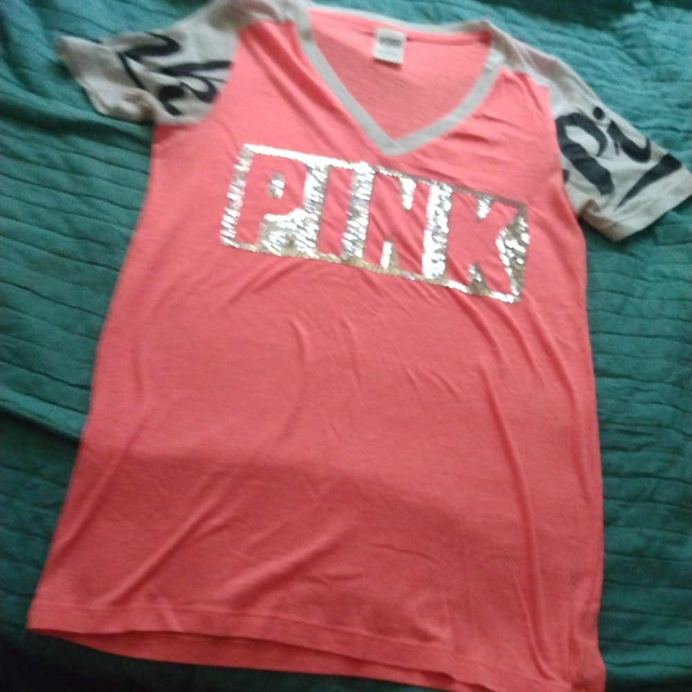 Pink tshirt